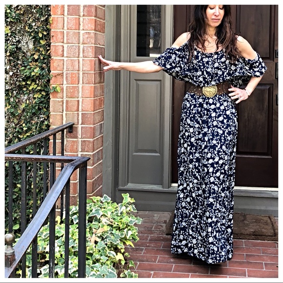 ✨LAST ONE ✨Paris floral off the shoulder dress - Picture 2 of 8